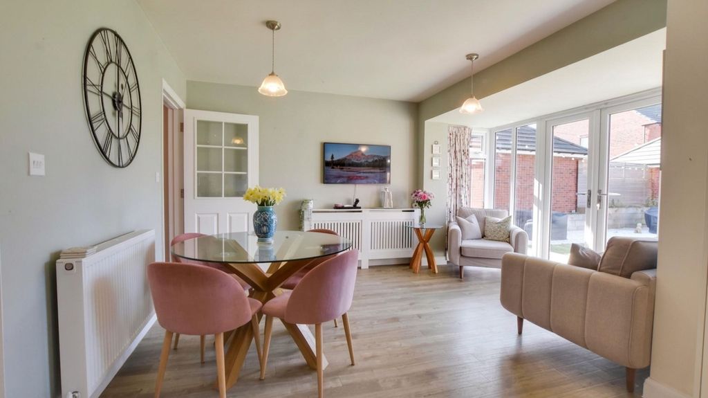 Property photo 2 of 49