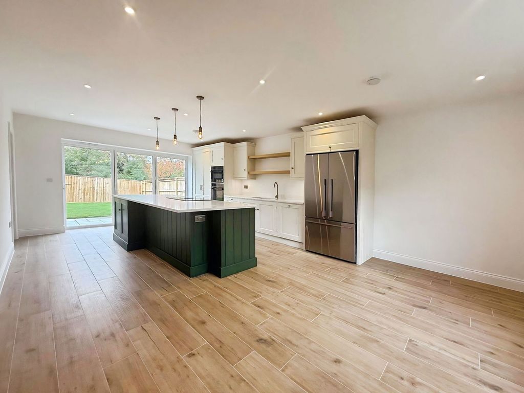 Property photo 3 of 25