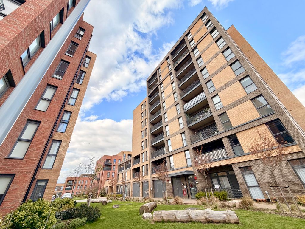 Property photo 1 of 17