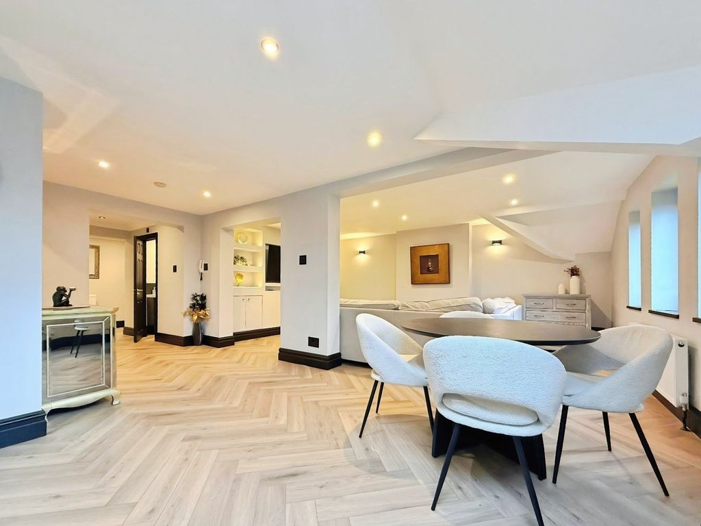 Property photo 3 of 19 Picture 3