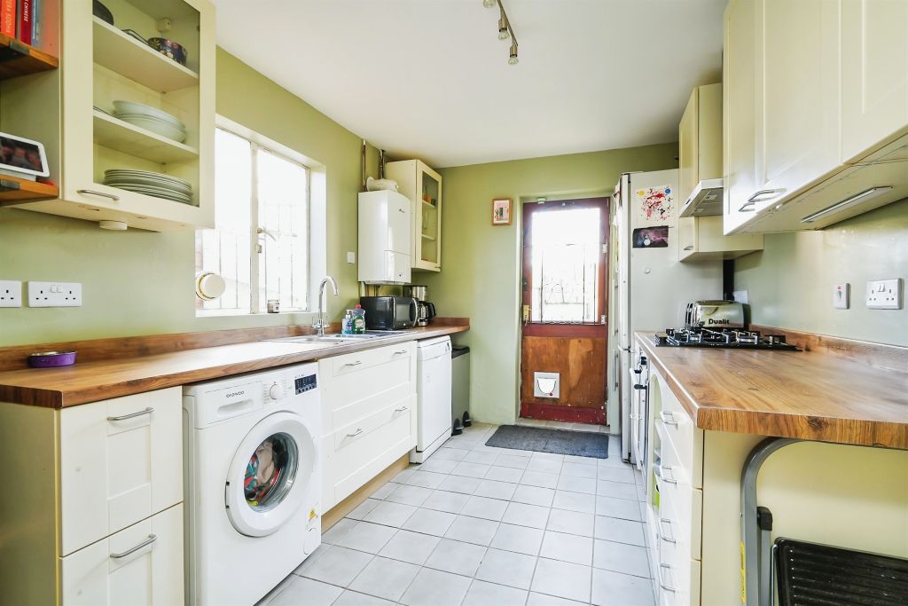 Property photo 2 of 16
