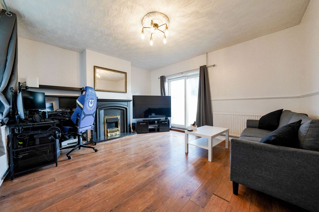 Property photo 3 of 23 Dsc00982