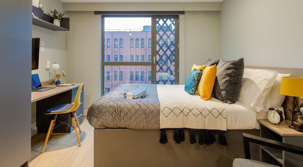 Property photo 1 of 39