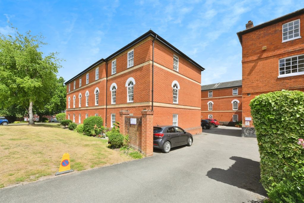 Property photo 1 of 9