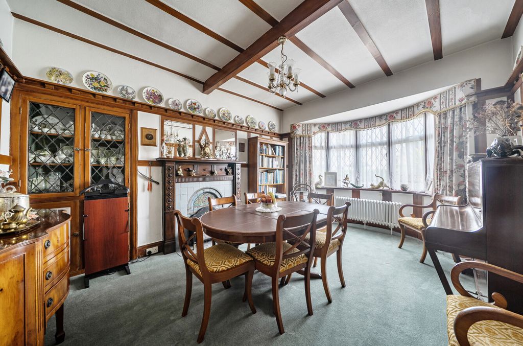 Property photo 2 of 23 1450833-8-69F0E36...