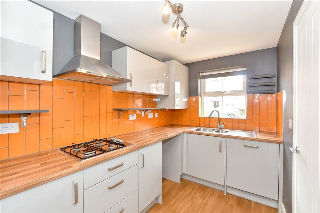 Property photo 2 of 10 Kitchen