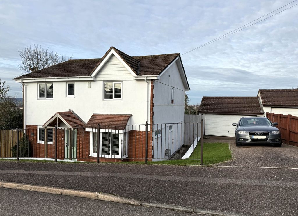 Property photo 1 of 18