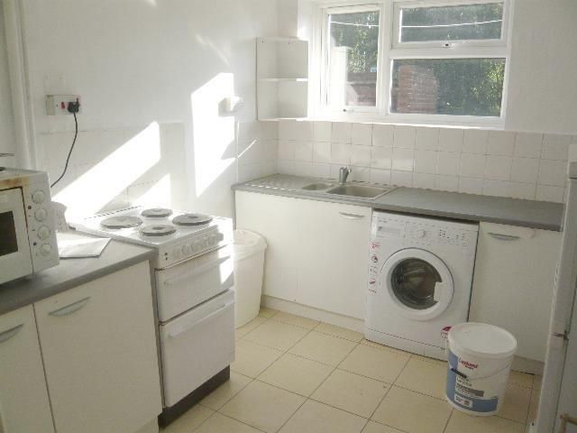 Property photo 2 of 7 Kitchen