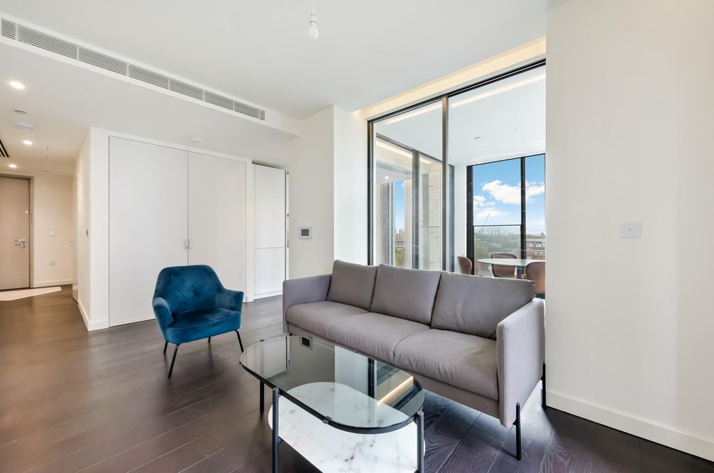 Property photo 2 of 25