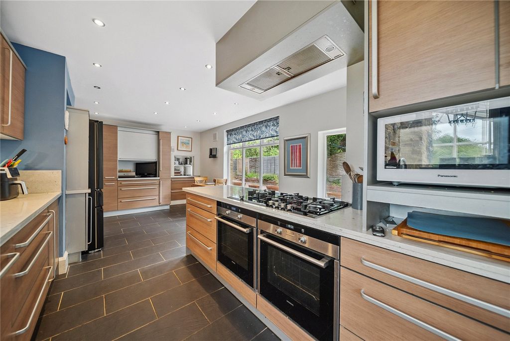 Property photo 3 of 23 Dining Kitchen