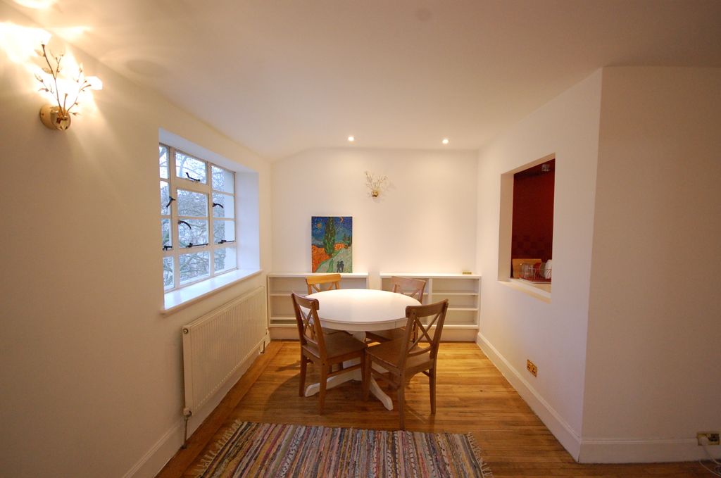 Property photo 3 of 7 Dining Area
