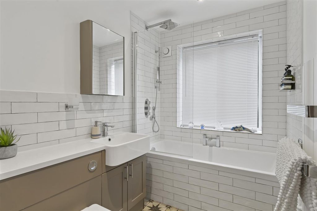 Property photo 2 of 12 Flat 3 Bath_Shower.Jpg