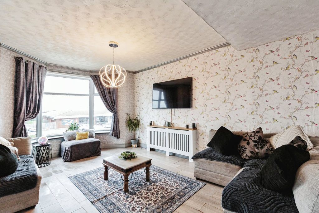 Property photo 3 of 25