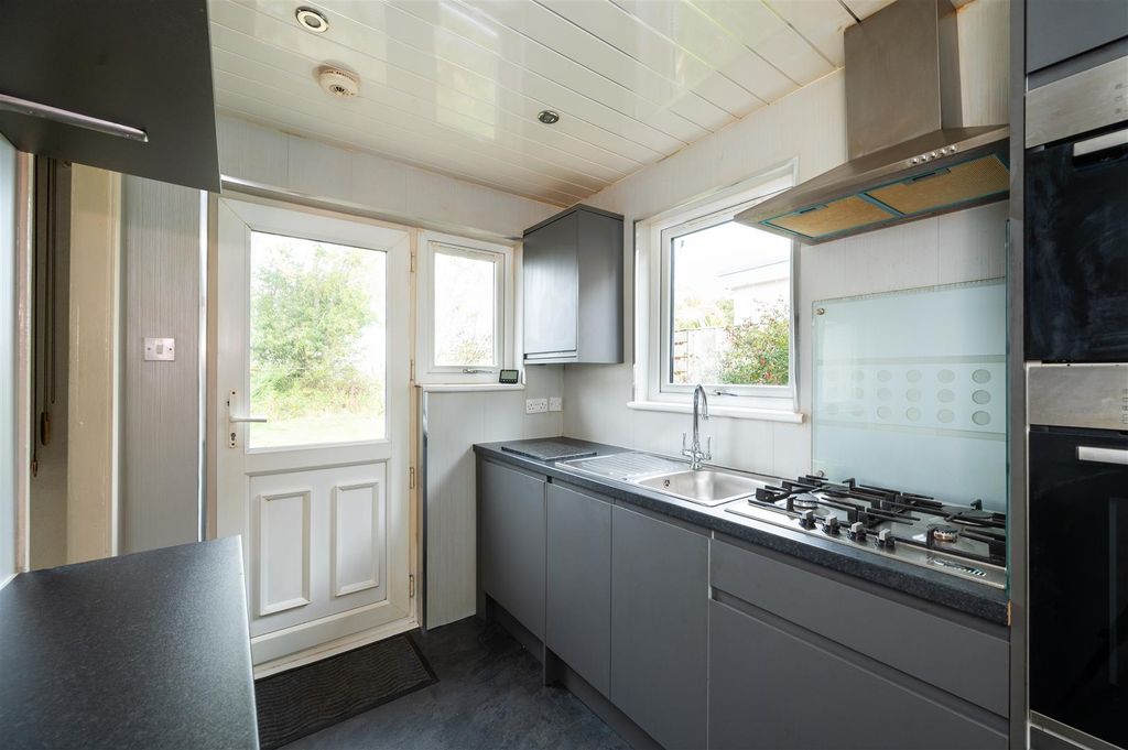 Property photo 3 of 17 Currievaledrive_012.Jpg