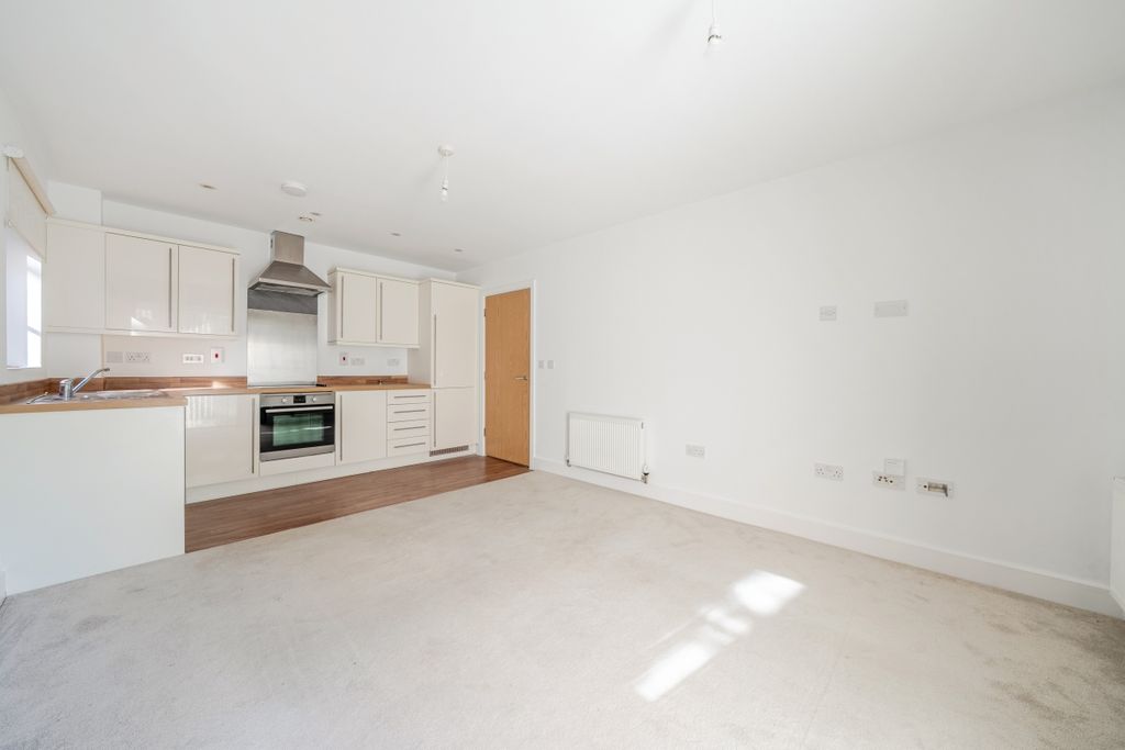 Property photo 2 of 19 1529535-3-1A10Bd9...
