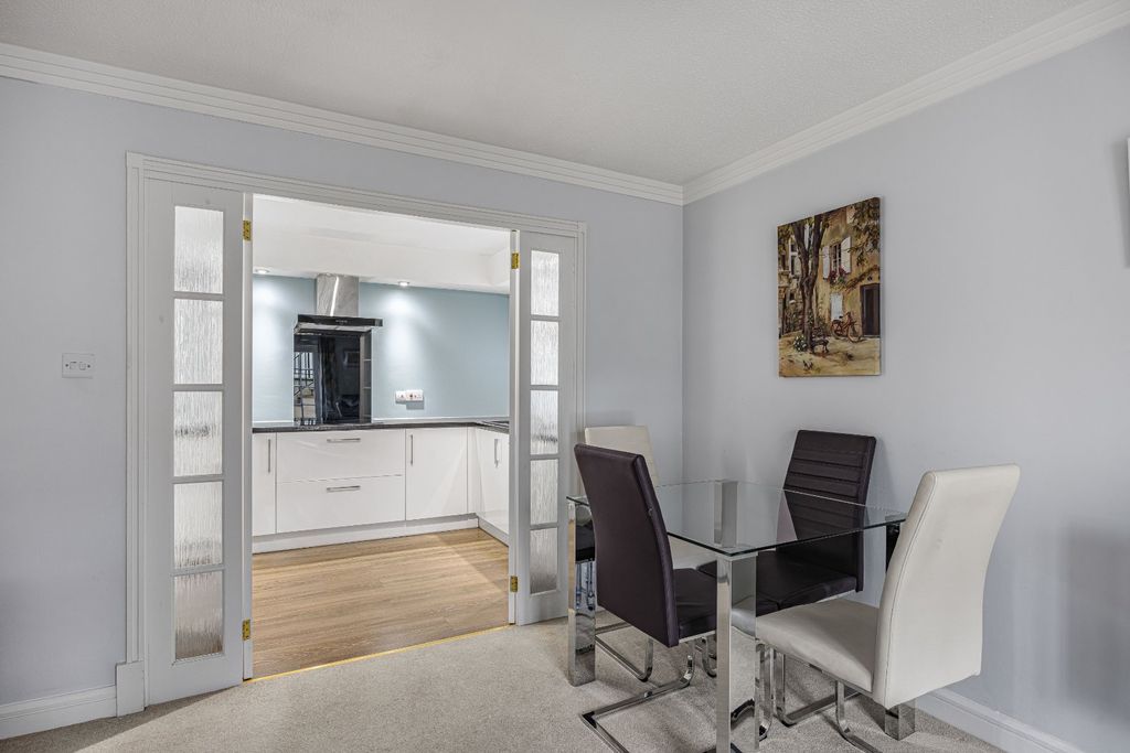 Property photo 3 of 10 Reception