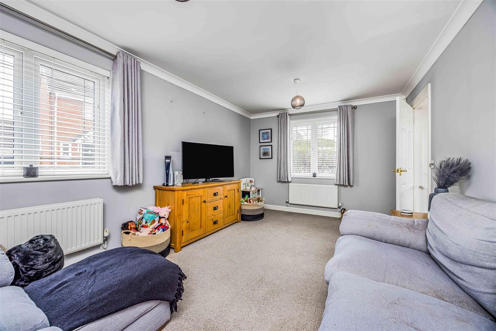 Property photo 3 of 23 1 Caer Peris View, Portchester-Small-Porticomarket