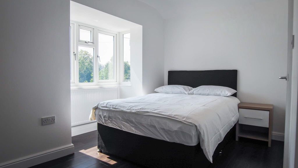 Property photo 2 of 5 Bedroom 3 Reservoir Rd