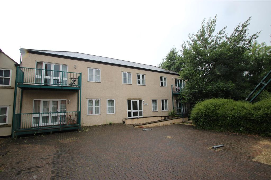Property photo 1 of 8