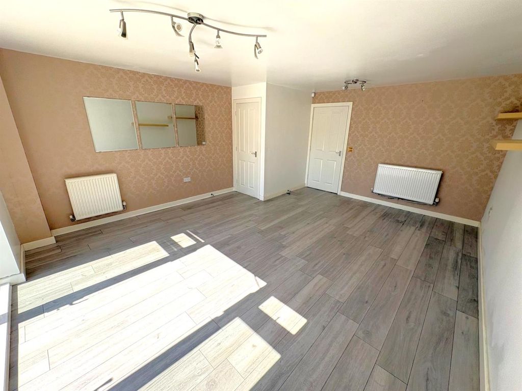 Property photo 2 of 24 E7E10756-Cb6d-4Fec-Bb29-B98096Fb913B.Jpg