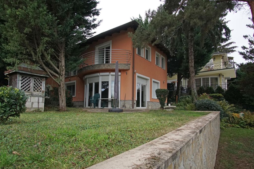 Property photo 1 of 22