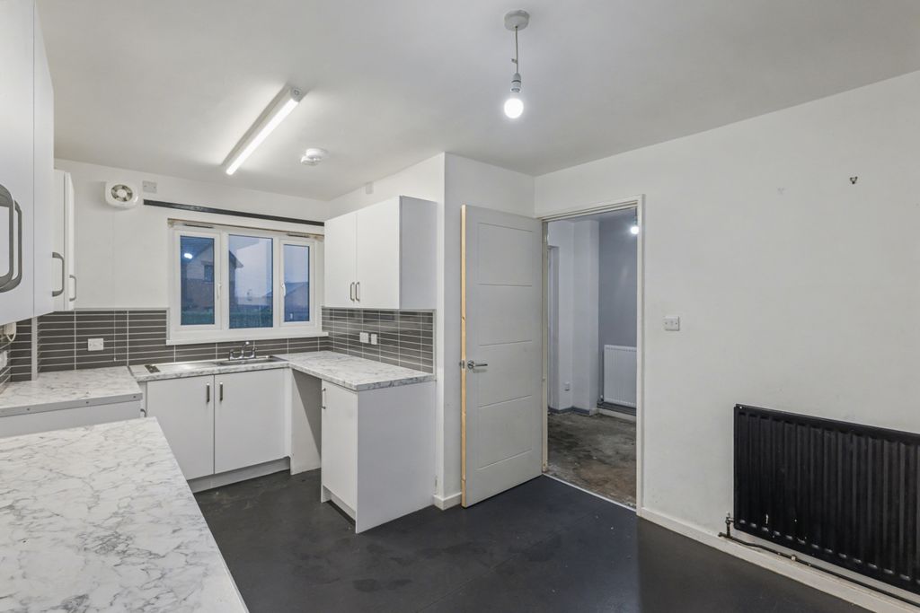 Property photo 2 of 14 1 Kite Mews, Bradford, West Yorkshire, Bd8 0Nj