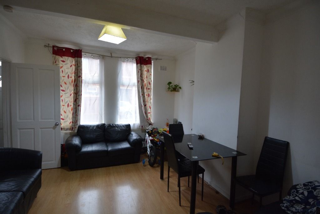 Property photo 2 of 3