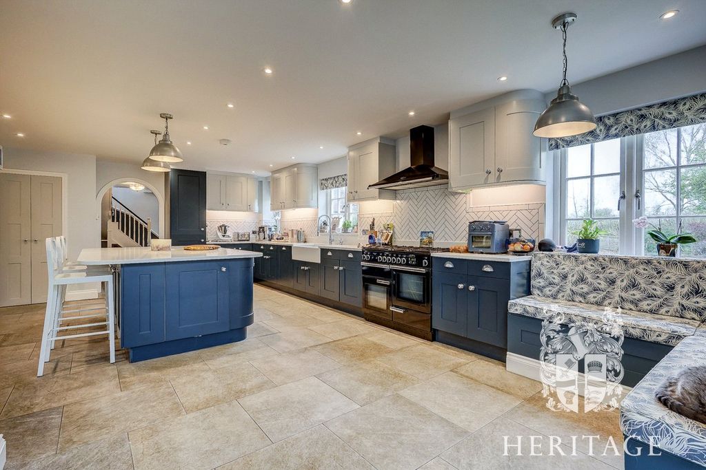 Property photo 3 of 28 Picture No. 38