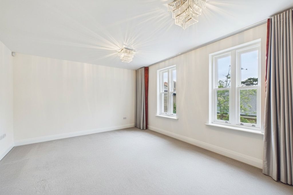 Property photo 2 of 10 Picture No. 20