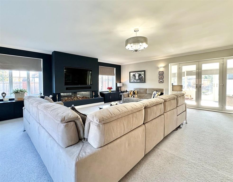 Property photo 3 of 24