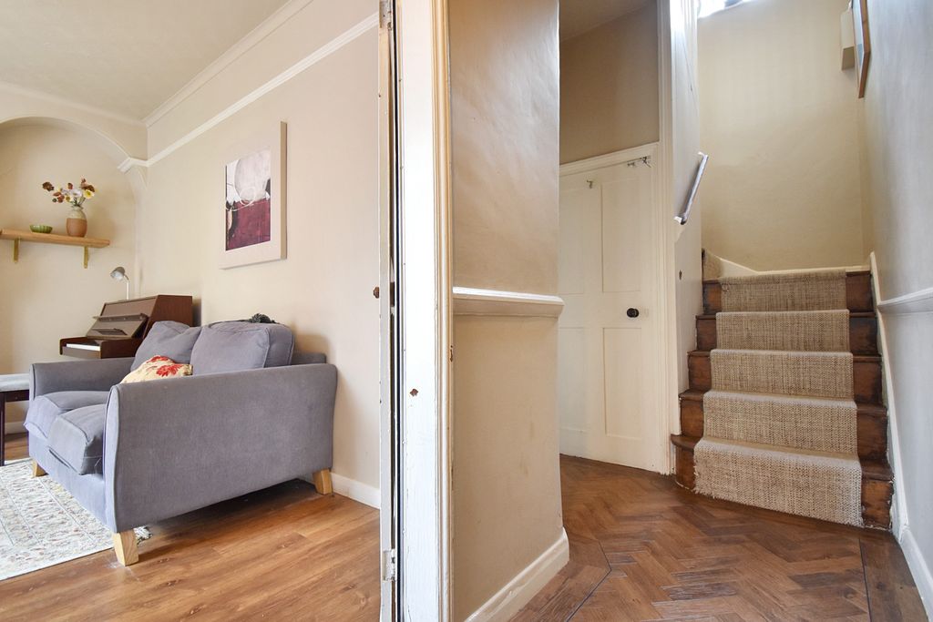 Property photo 3 of 24