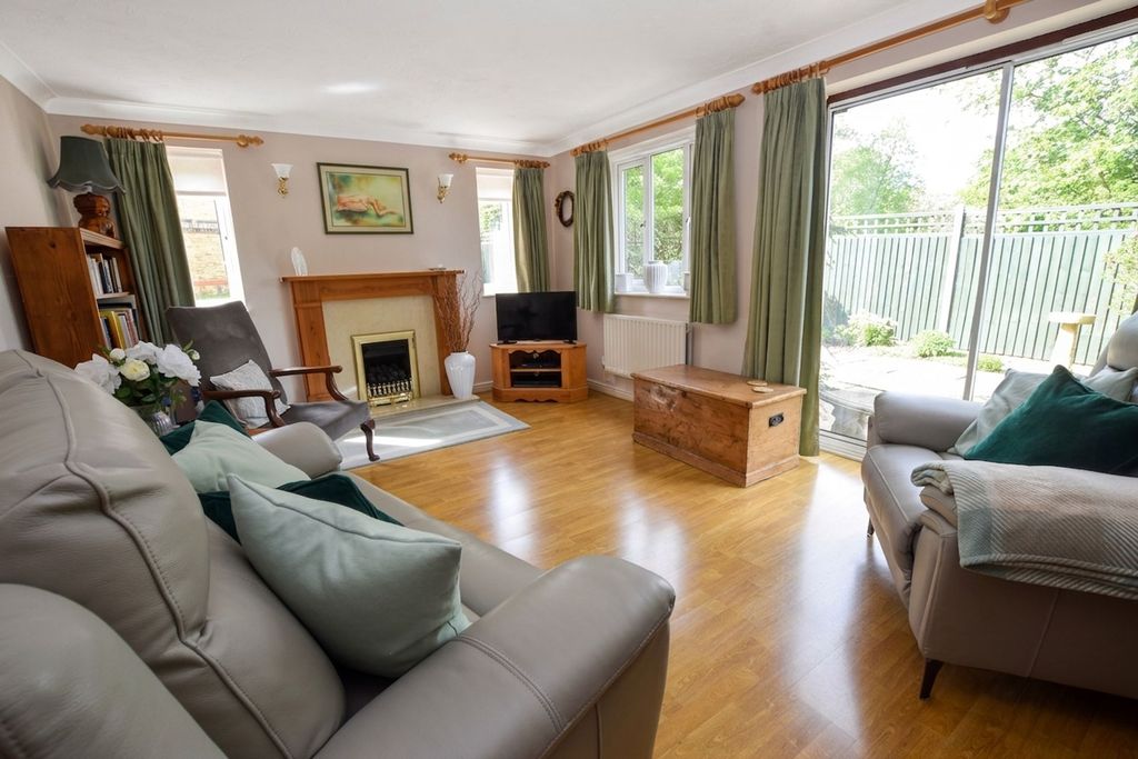 Property photo 2 of 11