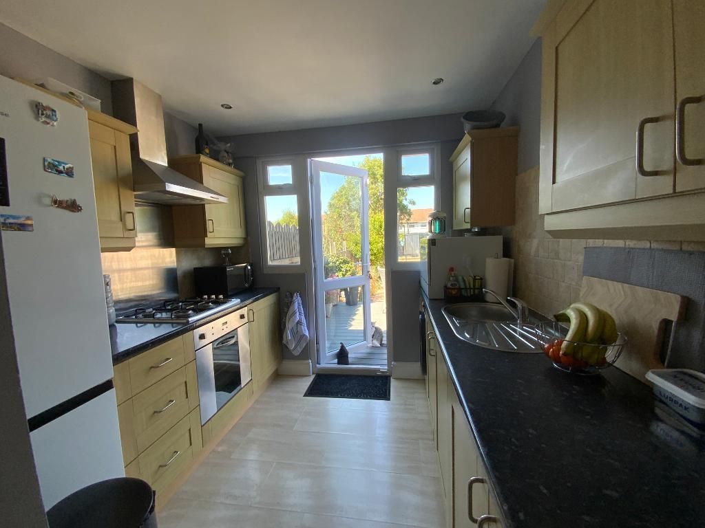 Property photo 3 of 13 Kitchen 8'7 x 8'3