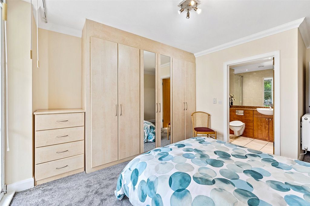 Additional image 14 of 2 bed flat to rentSteyne Gardens, Worthing, West Sussex BN11