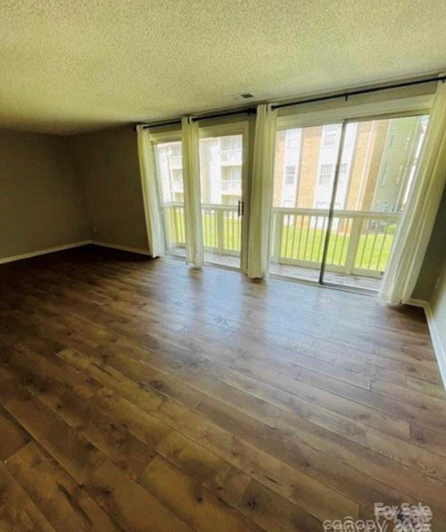 Property photo 3 of 13 <Alttext/>