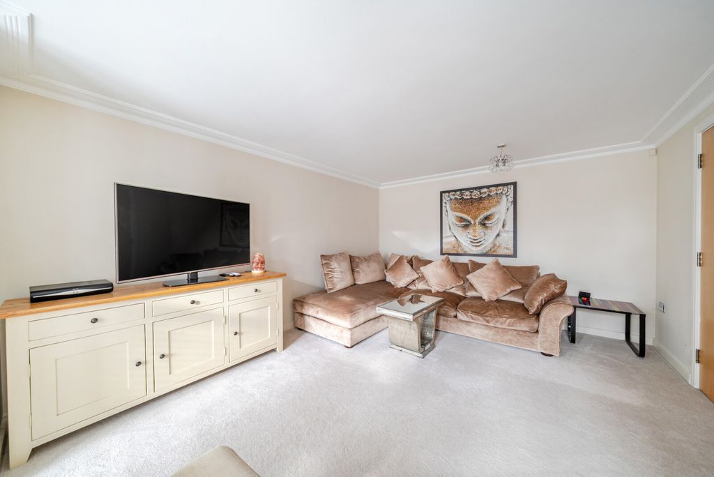 Property photo 2 of 11 1401890-14-696F7B...