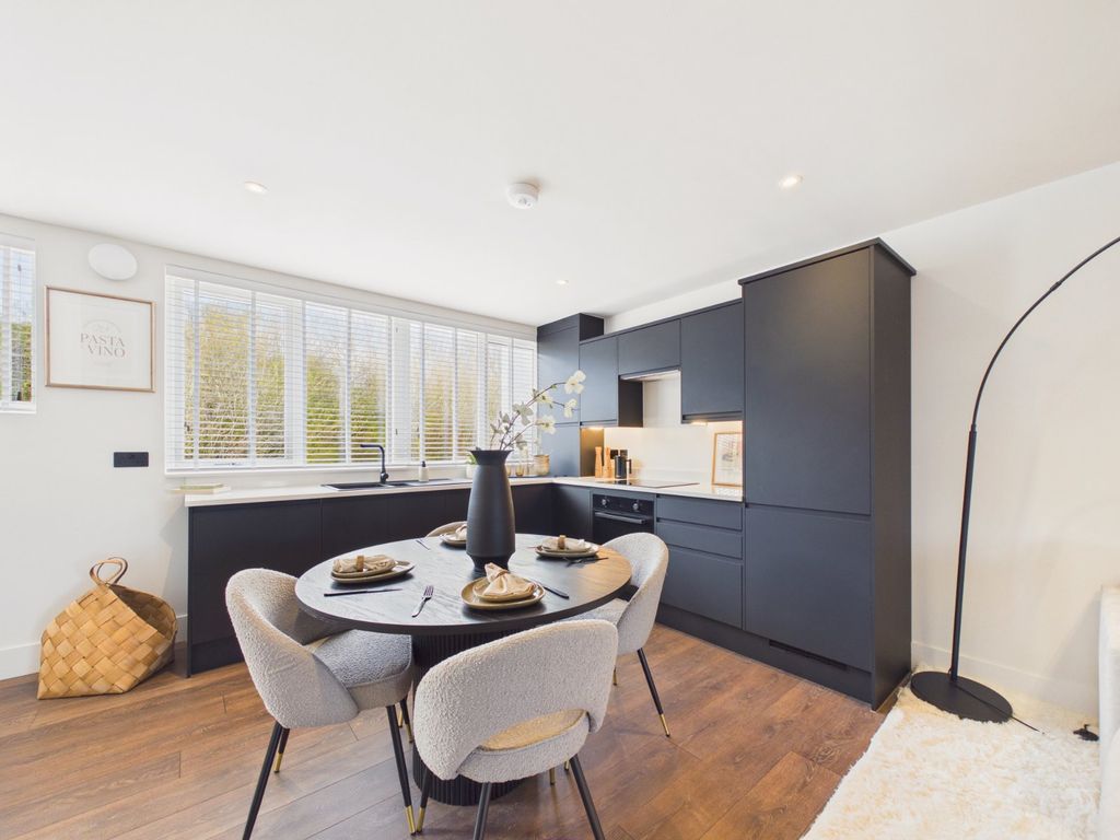 Property photo 3 of 17 Show Home