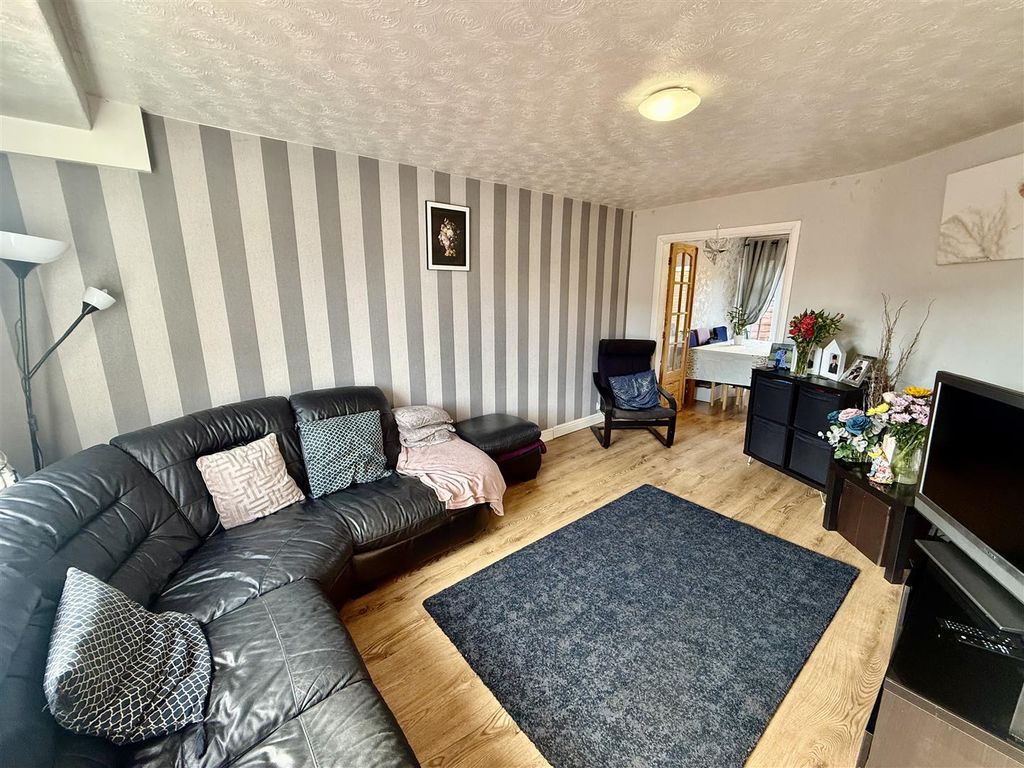 Property photo 3 of 18 3