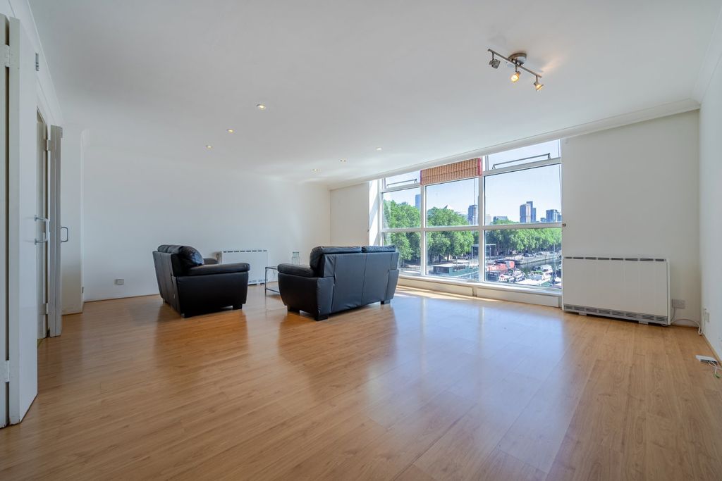 Property photo 1 of 19 Picture No. 04