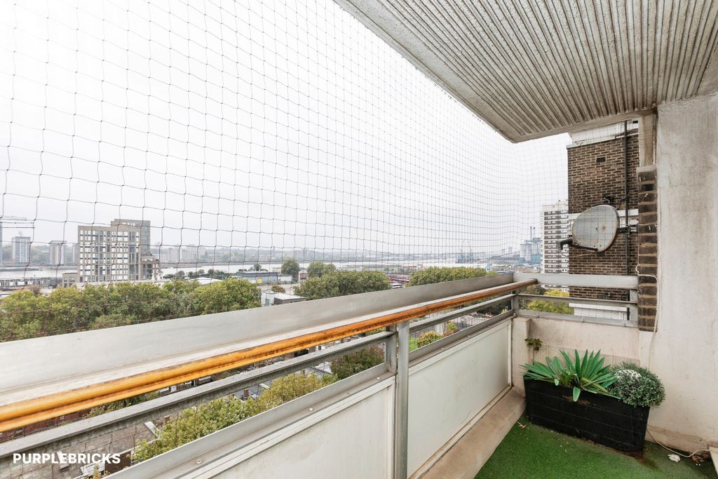Property photo 3 of 23 Balcony