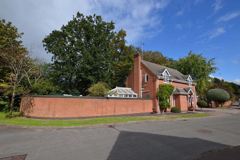 Property photo 1 of 32