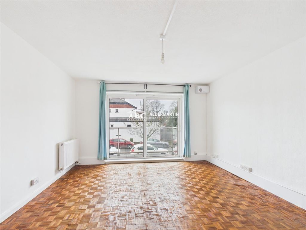 Property photo 2 of 13 Cam03827G0-Pr0113-Still009.Jpg