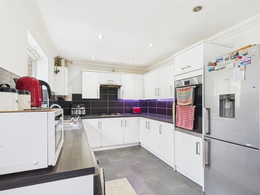 Property photo 2 of 14 Kitchen .Jpg