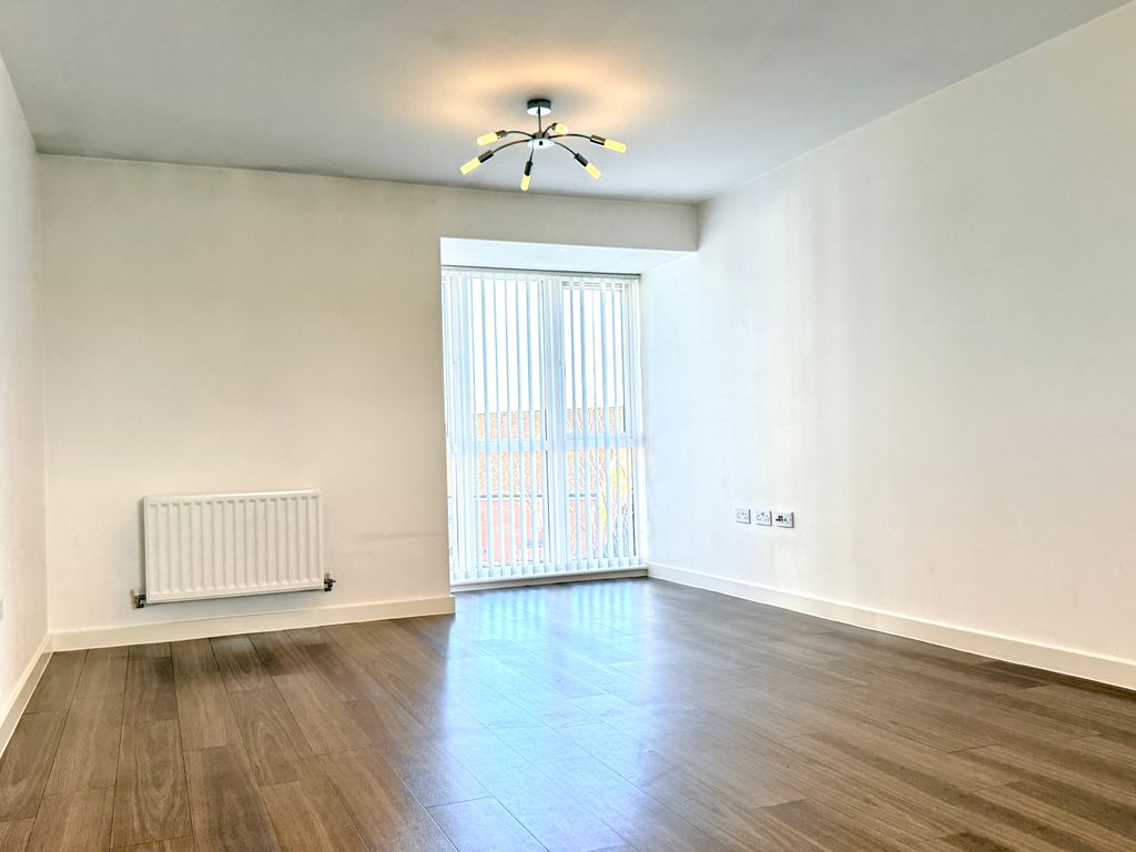 Property photo 3 of 9 Kitchen/ Living Room