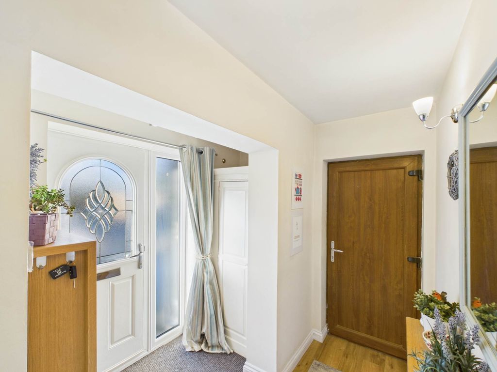 Property photo 2 of 40