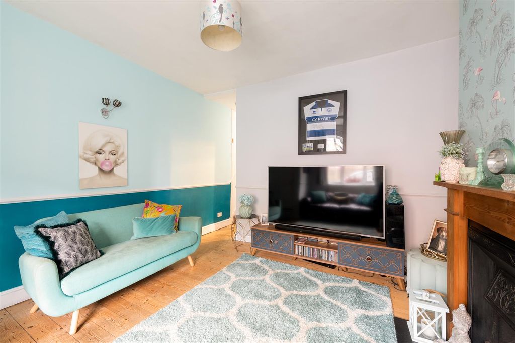 Property photo 2 of 15 Edward 2.Jpg