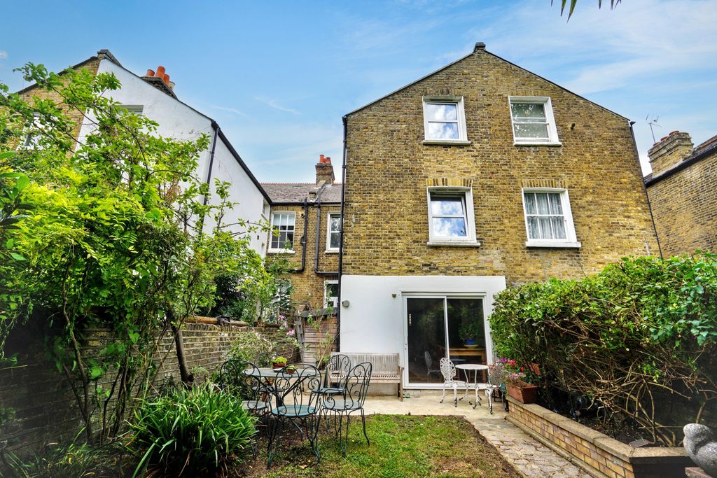 Property photo 3 of 17 76 Lilford Road, Camberwell, London, Se5 9Hr