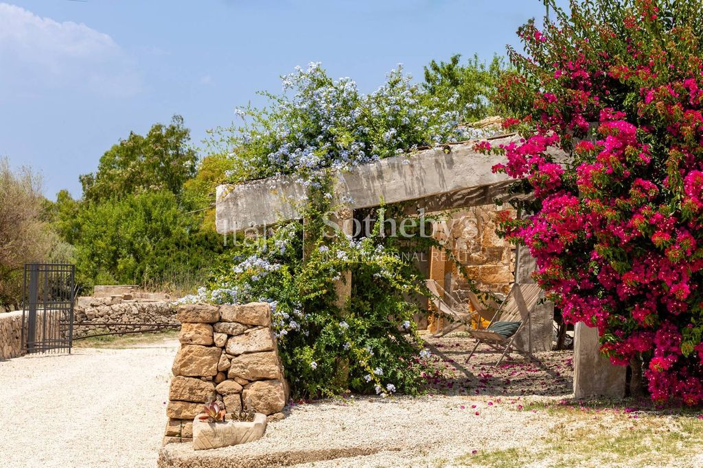 Property photo 2 of 41