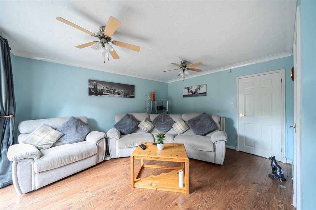 Property photo 2 of 26
