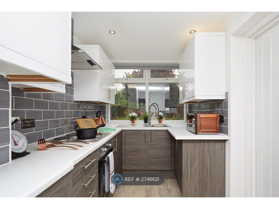 Property photo 3 of 8 Kitchen Area
